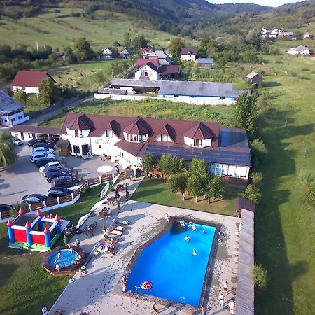 Bed and Breakfast Casa Tomsa Rozavlea Exterior foto