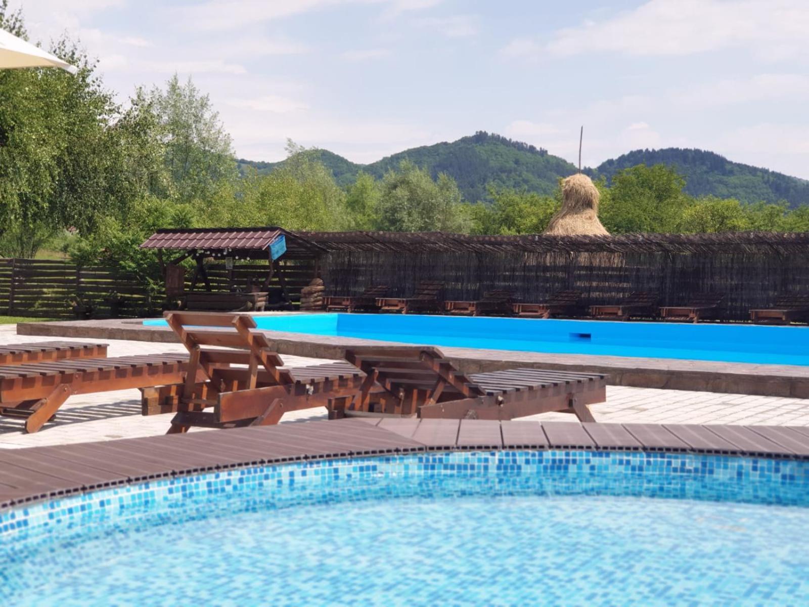 Bed and Breakfast Casa Tomsa Rozavlea Exterior foto
